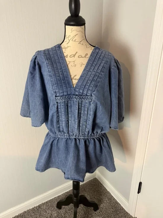 Ashley Stewart size 14 V-Neck Chambray Peplum Tunic Top - Light Blue/Denim - Picture 3 of 7